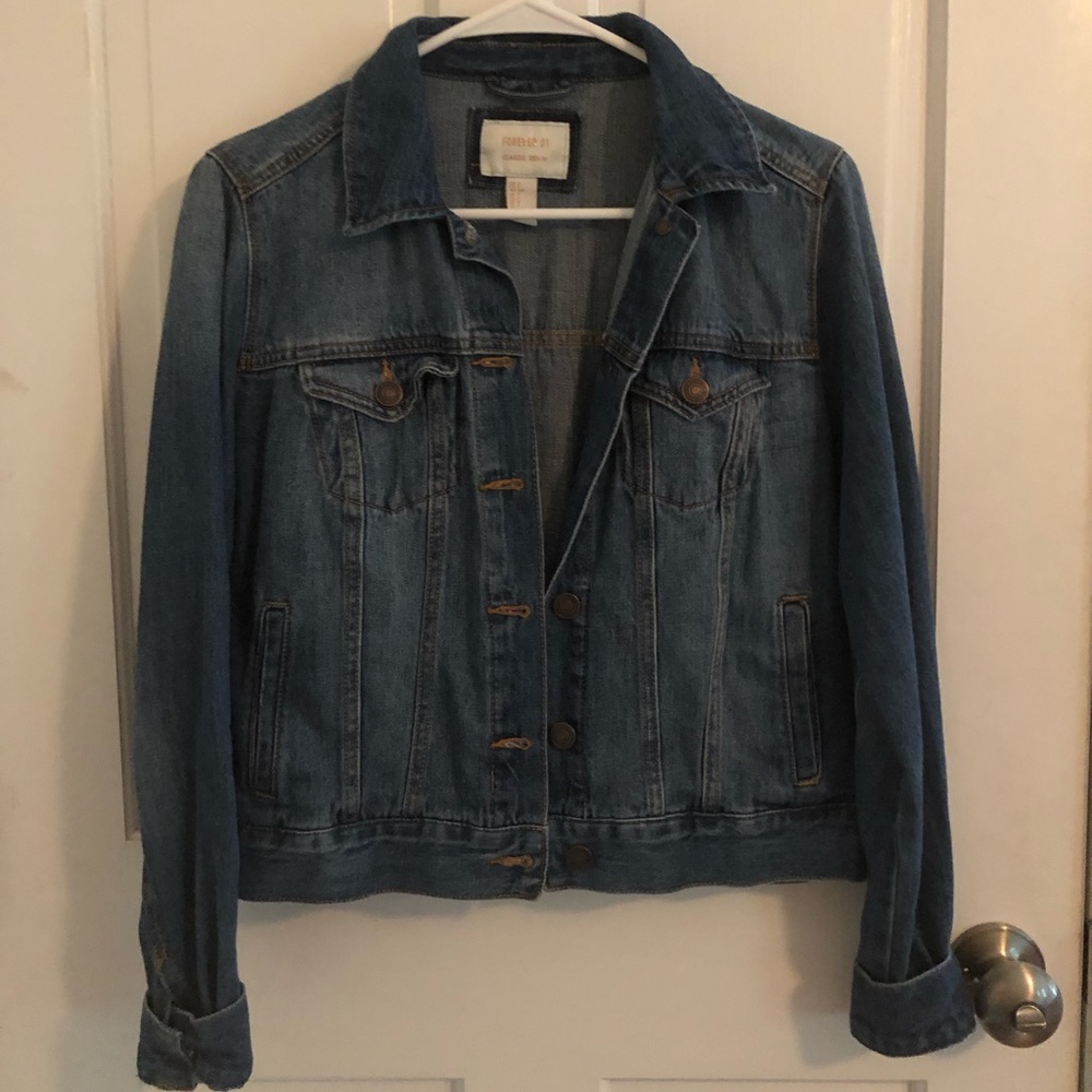 Forever 21 jean jacket size small